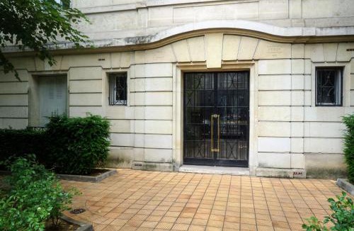 16th Arrondissement Apartment | Porte d'Auteuil Paris furnished Appt