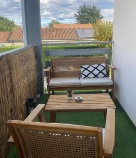 Coutras Apartment | Porte de Saint Émilion