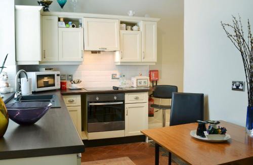 Axminster House | Porters Lodge