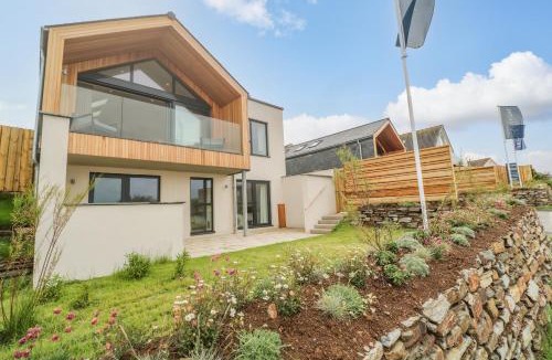 Porth House | Porth Beach