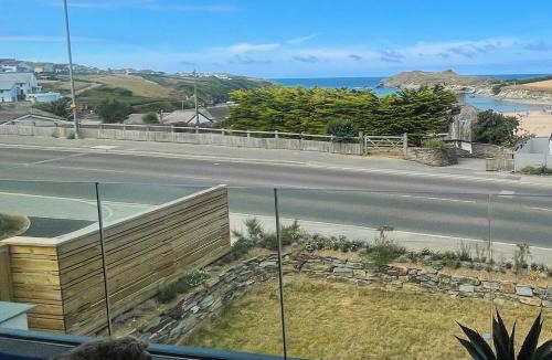 Porth House | Porth Beach