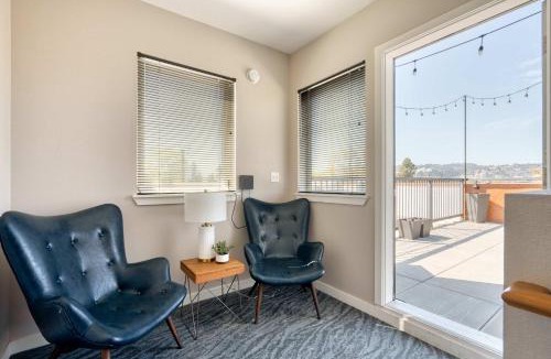 Belmont Apartment | Portland Penthouse Retreat- Roof Deck & Food Pods