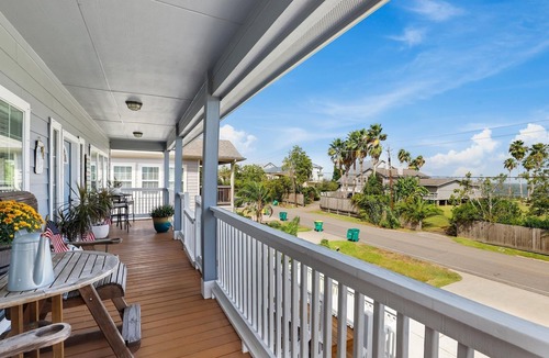 El Lago House | Portofino Bayfront Escape 3br2bth Hot Tub