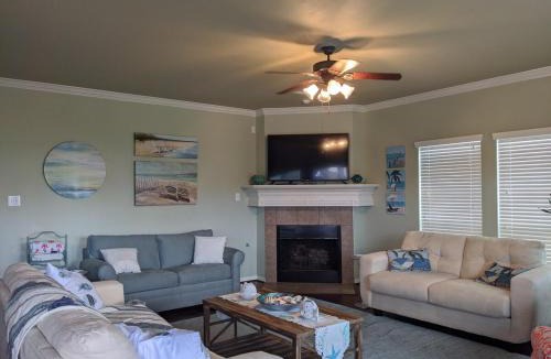 El Lago House | Portofino House - Seabrook - 3 Bed 2 Bath Hot Tub