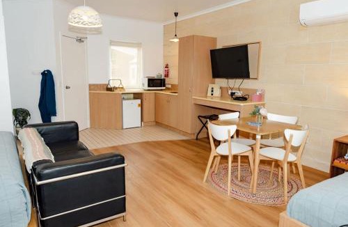 Port Campbell Hotel | Portside Motel