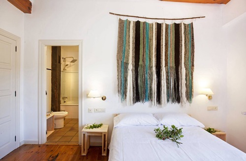 Villoslada de Cameros Hostel | Posada Hoyos de Iregua