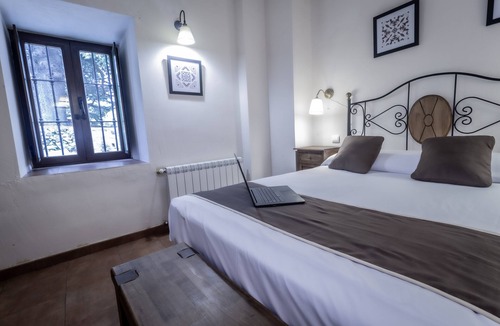 Cercedilla House | Posada Peña Pintada by Vivere Stays