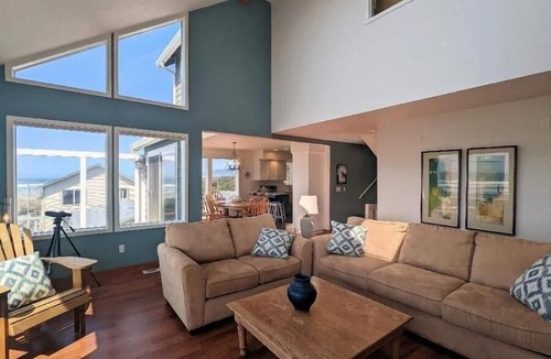 Florence House | Poseidon's Paradise with spectacular views.