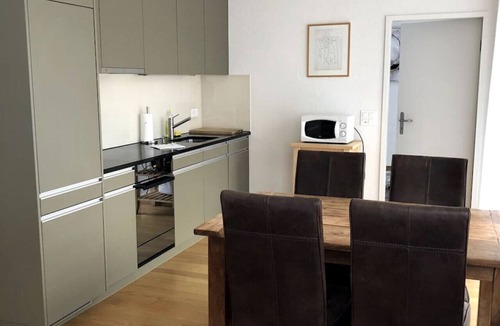 Sihlfeld Apartment | Posh 1 BR flat - city center and balcony (West3)