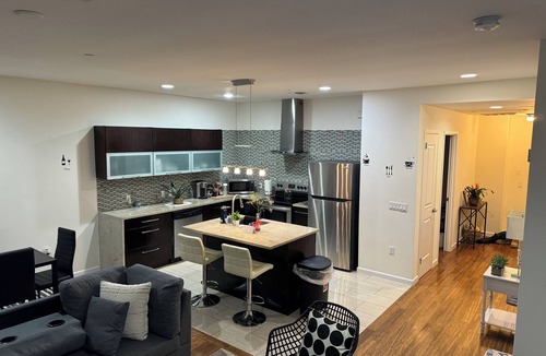 East Orange Apartment | Posh 2BR/2BA King Bed! Free Parking! 30 Min to NYCnn