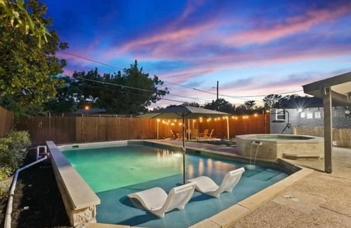 Northwest Dallas House | Posh 6BR/3B Home with Pool, Media/Game Room
