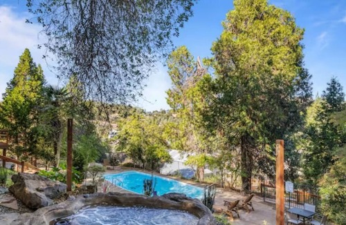 Amador City Hotel | Posh Hillside Suite with Pool & Hot Tub