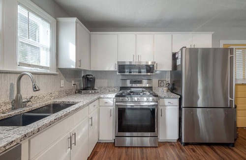 Ybor City House | Posh spacious pool house in the Heights.