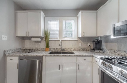 Ybor City House | Posh spacious pool house in the Heights.