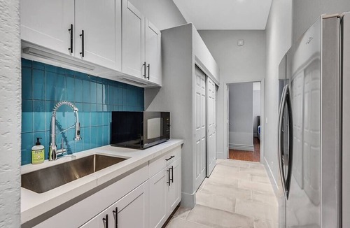 Spring Valley House | Posh Villa 8 Bdr X 5 Bth 16 Bds