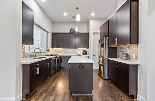 Houston Villa | Posh Villa At The Galleria