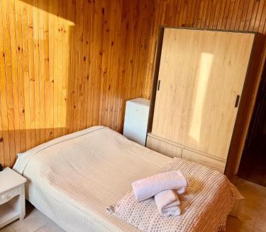Aulnay-sous-Bois House | Positive country
