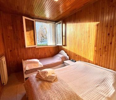 Aulnay-sous-Bois House | Positive country