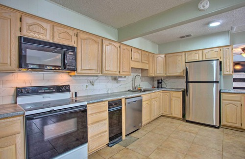 Graford House | Possum Kingdom Lakefront Home w/Patio & Dock!