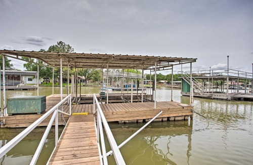 Graford House | Possum Kingdom Lakefront Home w/Patio & Dock!