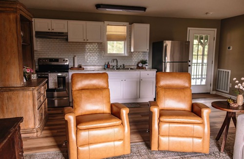 McMinnville Cabin | Post Oak Cabin- McMinnville, TN