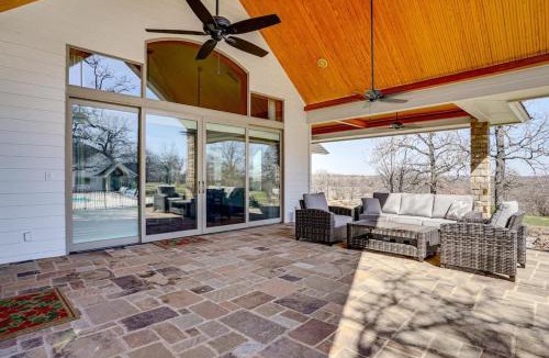 Cleburne House | Post Oak Estate - Pool Barn 2 Guest Homes 16 Ac