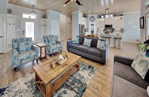 Port Aransas House | Postcard from Paradise | Pet Friendly, Shared Pool