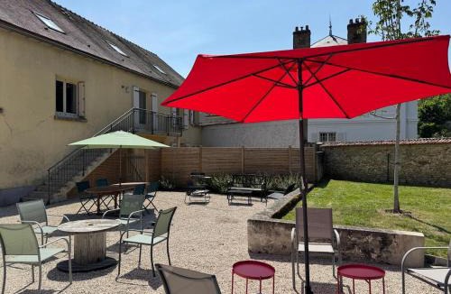 Saint-Martin-de-Brethencourt Apartment | Potentille - Village center apartment