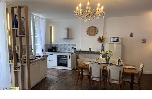 Aubeterre-sur-Dronne Apartment | POTERNE Logement raffiné avec jardin