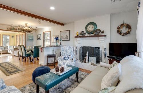 Hague House | Potomac River Haven with Private Beach, Pets Welcome