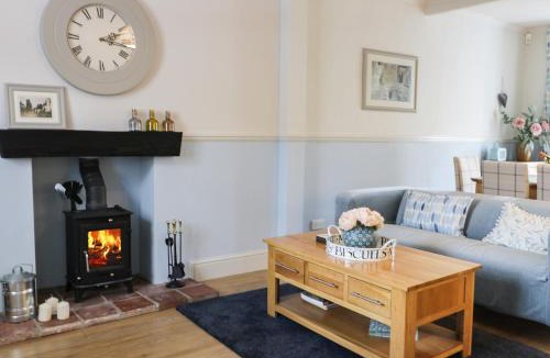 Pickering House | Potter Hill Cottage