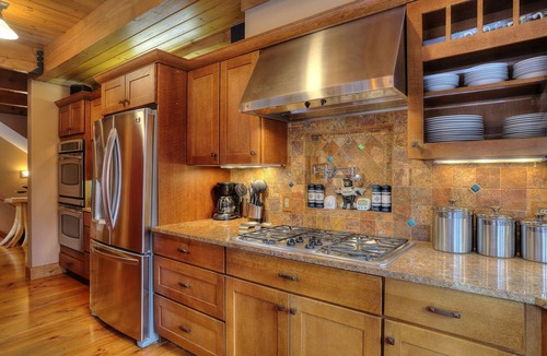Oquossoc House | Potters Place Retreat/Event Venue - Log home, large spacious barn, and bunkhouse on Rangeley Lake