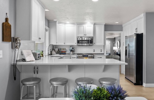 Southeast Boise House | Pottery Barn like Charmer, Close to Everything!