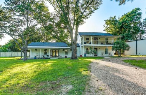Pottsboro House | Pottsboro Home w/Patio & Grill ~ 1 Mi to Lake!
