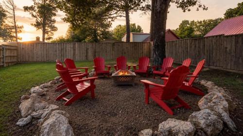 Pottsboro House | Pottsboro Retreat - Hot Tub & Game Room