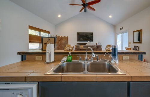 Pottsboro House | Pottsboro Vacation Rental - Walk to Lake Texoma!