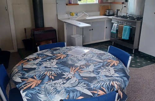 Pounawea House | Pounawea Classic kiwi Crib