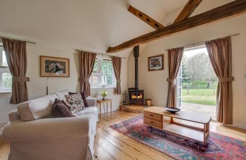 Abbess Roding Apartment | Pound Hill Cottage