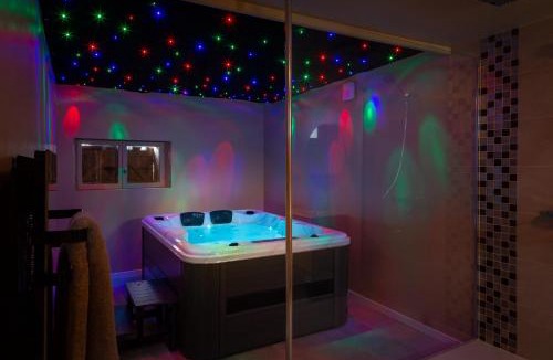 Saint-Martin-des-Bois House | Pour Toi et Moi - Loveroom