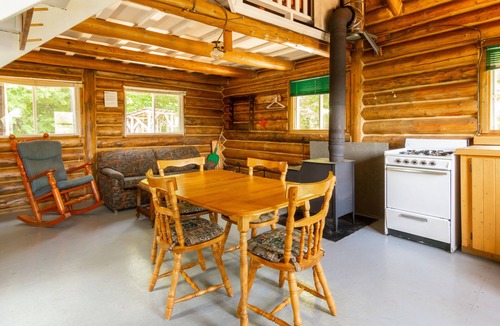 Saint-Alexis-des-Monts Cabin | Pourvoirie du Lac Blanc