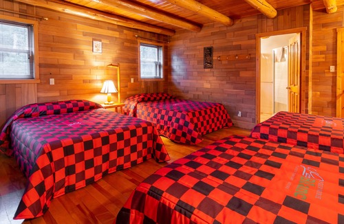 Saint-Alexis-des-Monts Cabin | Pourvoirie du Lac Blanc