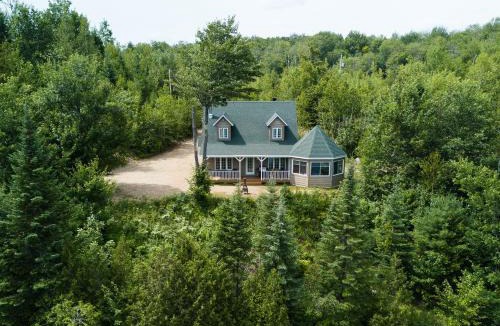Saint-Alexis-des-Monts Cabin | Pourvoirie du Lac Blanc