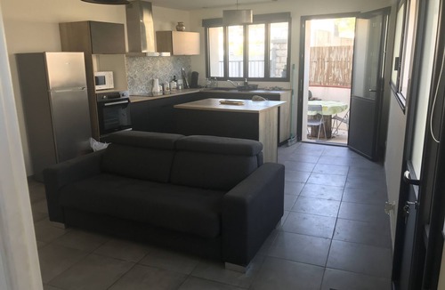 Poussan Apartment | POUSSAN 4 pers apartment with terrace