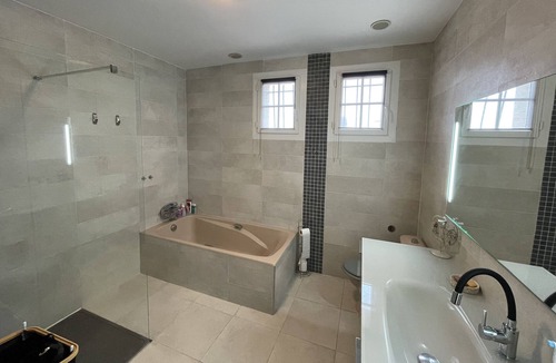 Poussan Villa | Poussan, Villa Bianca, villa familiale - piscin