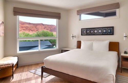 Moab Hotel | Powder Hound Suite | King + Queen Sofa Sleeper at Gravity Haus Moab