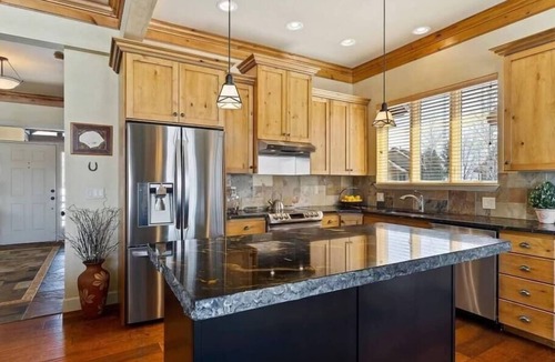 Eden House | Powder Mtn Wolf Den TR11|Ski Retreat |Dog Friendly