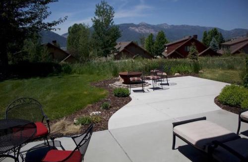 Eden House | Powder Mtn Wolf Den TR11Ski Retreat Dog Friendly