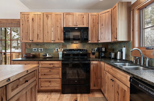 Tamarack Resort House | Powder Peak | Includes Two 1-Day Lift Tickets