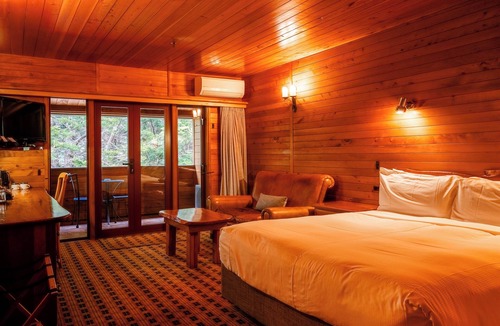 Ohakune Hotel | Powderhorn Chateau