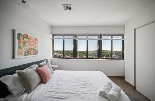Downtown Harrisburg Apartment | PP 1301 Modern Corporate 2br, pool, Gym
